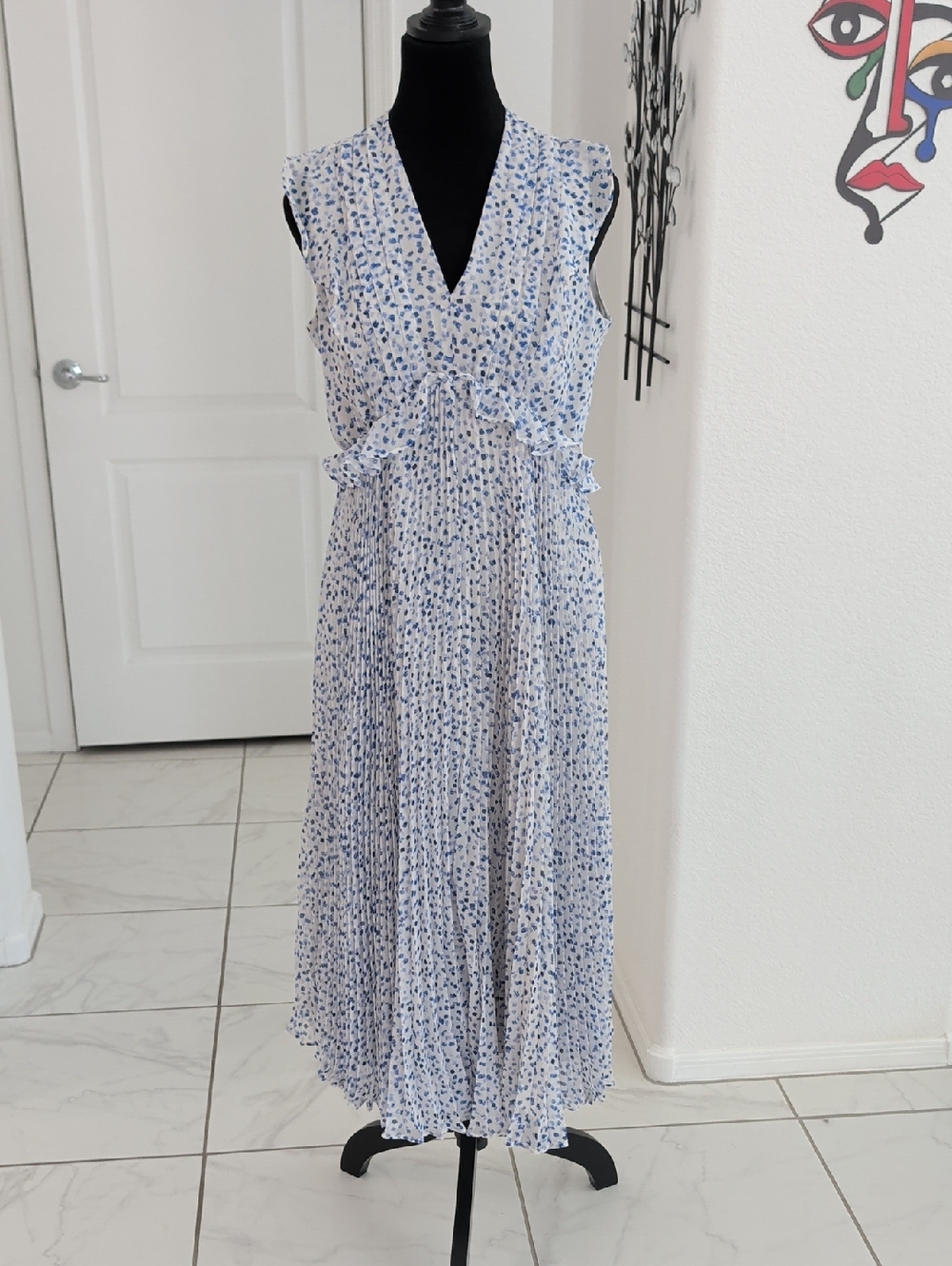 Like New Banana Republic Sleeveless Chiffon Pleated Midi Dress Blue White S